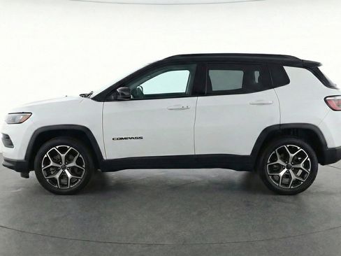 Used 2025 Jeep Compass Limited AWD/4WD image 4