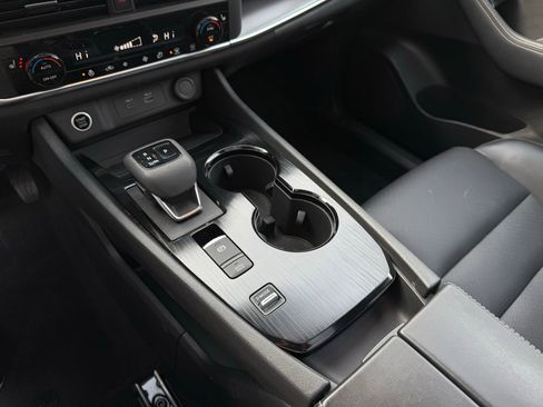 Used 2023 Nissan Rogue SV w/ SV Premium B Package image 48