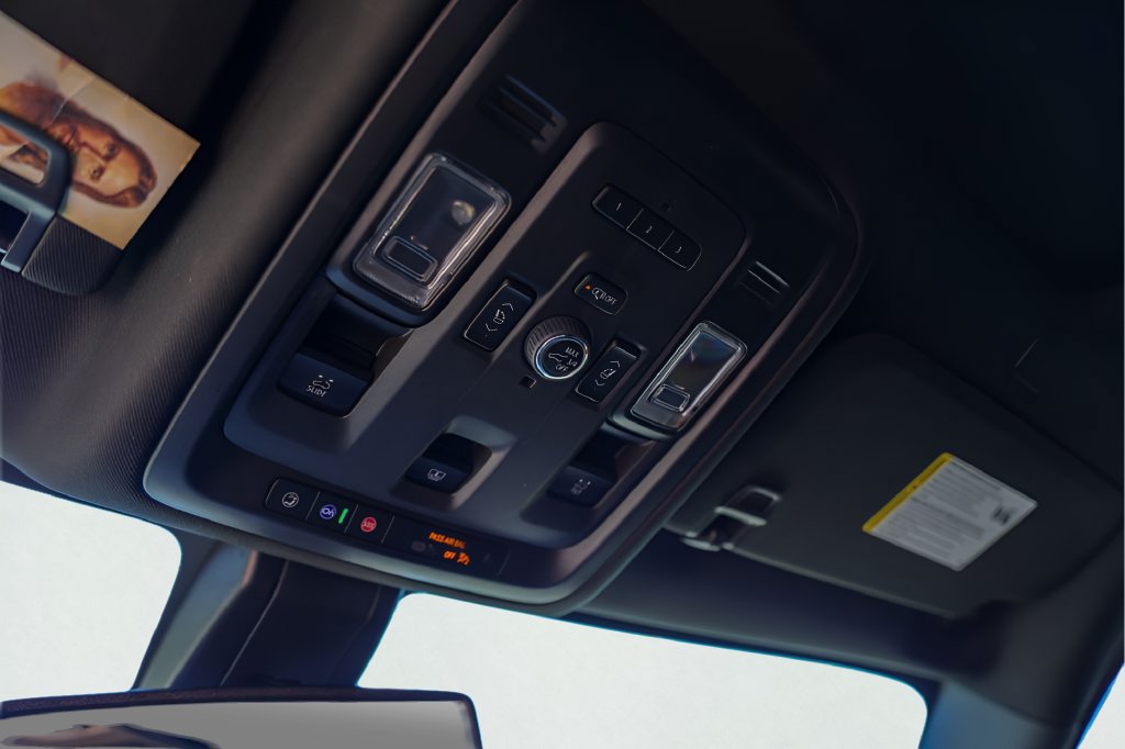 Used 2021 GMC Yukon Denali RWD image 23