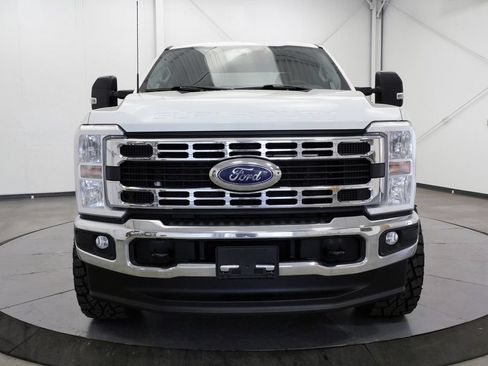 Used 2023 Ford F250 XLT AWD/4WD image 2