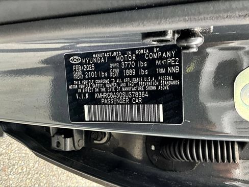 Used 2025 Hyundai Venue SEL FWD image 19