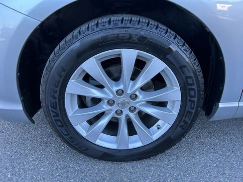 Used 2015 Toyota Venza LE AWD/4WD image 9
