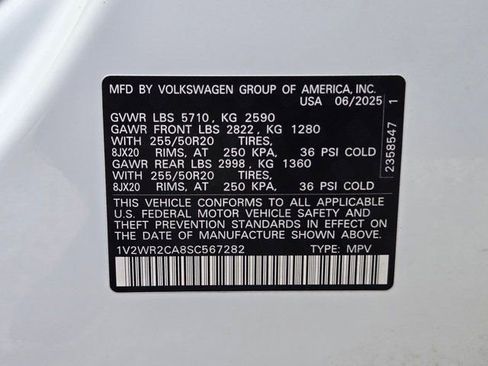 Used 2025 Volkswagen Atlas SE image 33