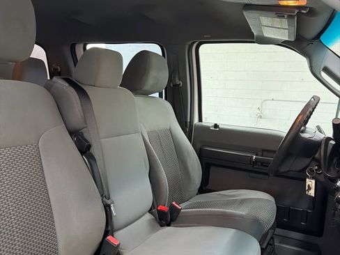 Used 2014 Ford F550 4x4 Crew Cab Super Duty image 33