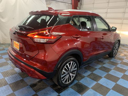 Used 2023 Nissan Kicks SV image 5