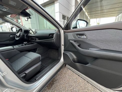 Certified 2023 Nissan Rogue SV image 22