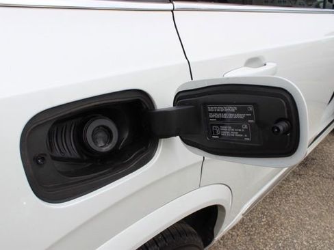 Certified 2023 Volvo XC90 B6 Ultimate w/ Protection Package AWD/4WD image 16