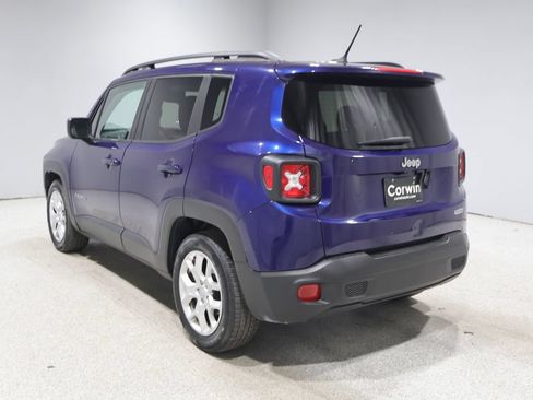 Used 2017 Jeep Renegade Latitude FWD image 6