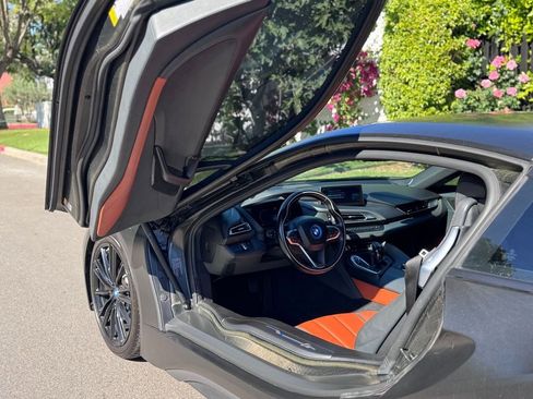 Used 2019 BMW i8 Coupe AWD/4WD image 11