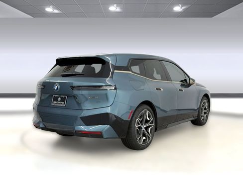 Certified 2023 BMW iX xDrive50 w/ Premium Package AWD/4WD image 9
