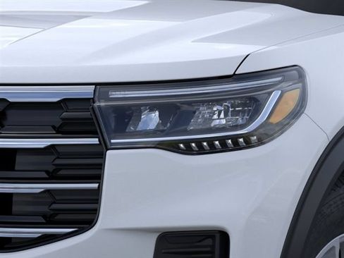 New 2026 Ford Explorer Active RWD image 18