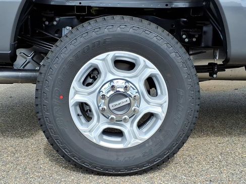 New 2026 Ford F350 XLT w/ FX4 Off-Road Package AWD/4WD image 11