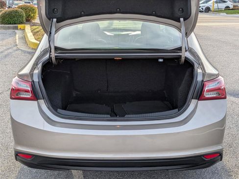 Used 2022 Chevrolet Malibu LT image 14