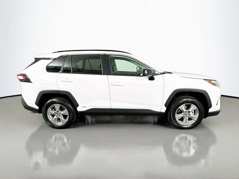 Certified 2025 Toyota RAV4 LE AWD/4WD image 4