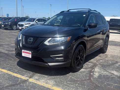 Used 2018 Nissan Rogue SV AWD/4WD image 2