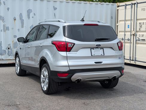 Used 2019 Ford Escape Titanium FWD image 6