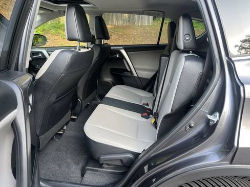 Used 2016 Toyota RAV4 Limited AWD/4WD image 17