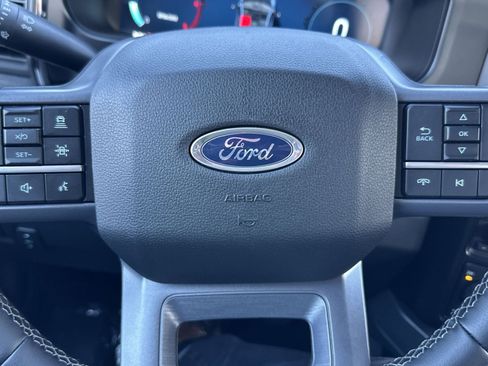 New 2026 Ford F250 Lariat w/ Black Appearance Package image 19