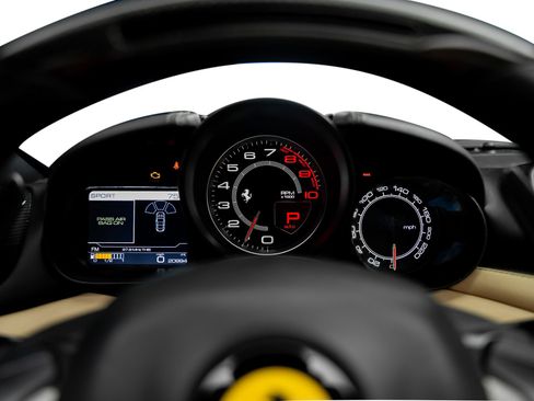 Used 2015 Ferrari California T RWD image 46