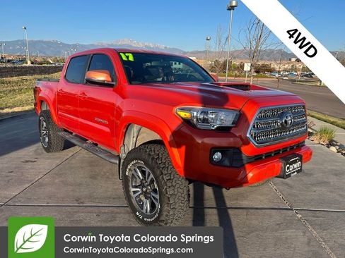 Used 2017 Toyota Tacoma TRD Sport w/ Premium & Technology Package AWD/4WD image 1