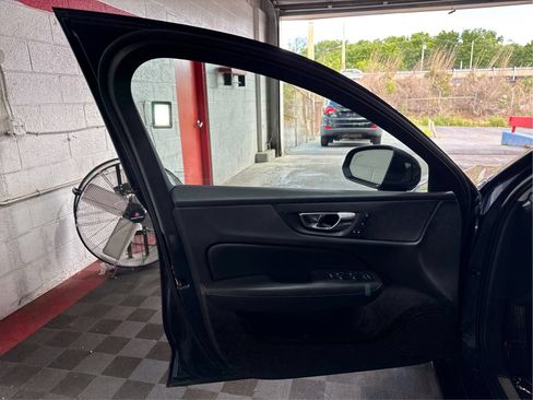 Used 2019 Volvo S60 T5 Momentum w/ Premium Package FWD image 19