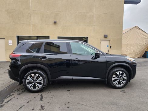 Used 2023 Nissan Rogue SV FWD image 8