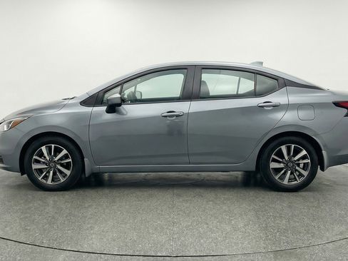 Used 2025 Nissan Versa SV image 3