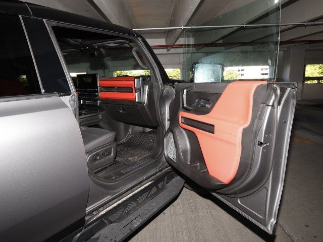 Used 2026 GMC Hummer EV 3X w/ Carbon Fiber Edition Package AWD/4WD image 23