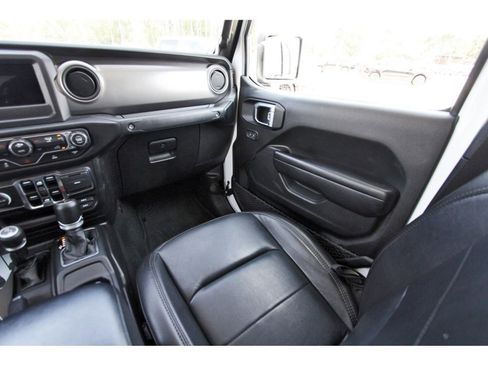 Used 2023 Jeep Gladiator Sport image 12