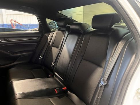 Used 2018 Honda Accord Sport image 17