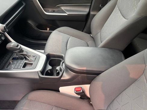 Used 2020 Toyota RAV4 XLE w/ Convenience Package AWD/4WD image 27