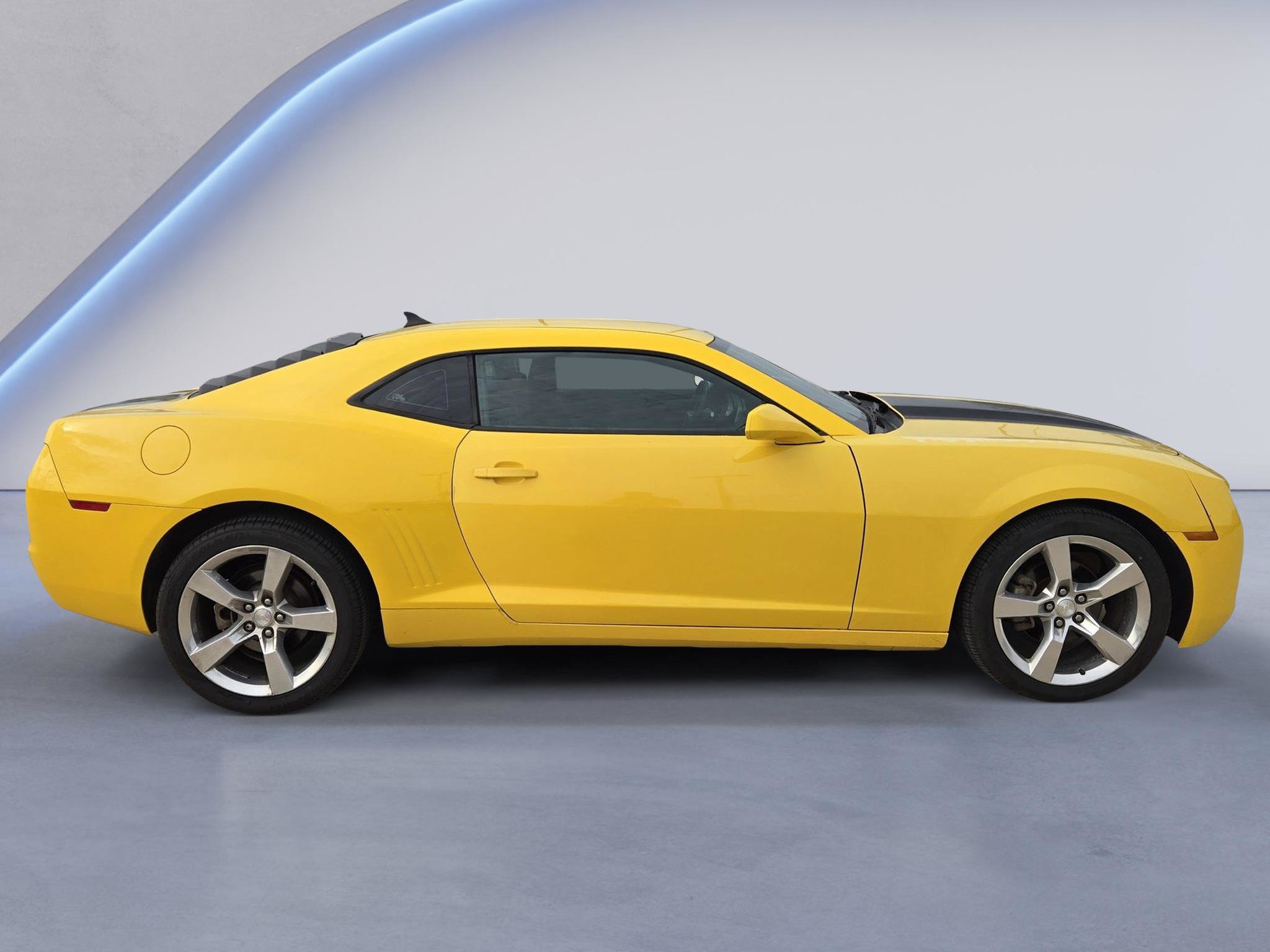 Used 2010 Chevrolet Camaro LT RWD image 5