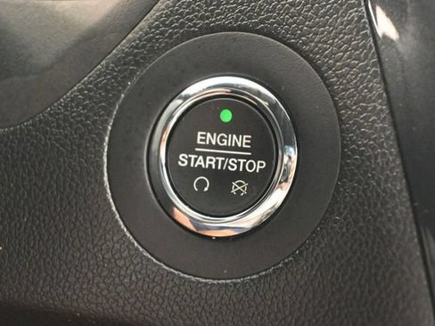 Used 2018 Ford Explorer XLT w/ Equipment Group 202A FWD image 22