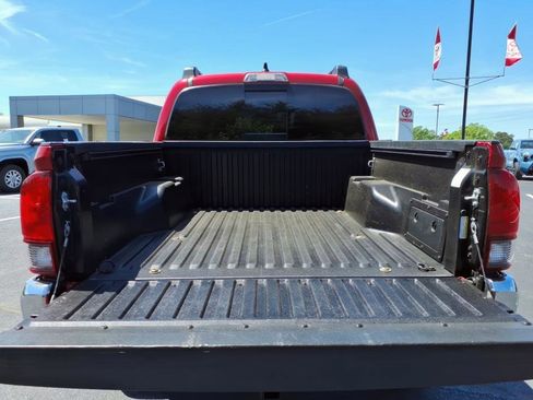 Used 2021 Toyota Tacoma SR5 image 10