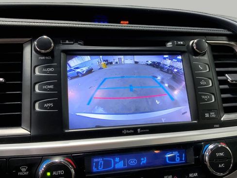 Used 2015 Toyota Highlander XLE AWD/4WD image 27