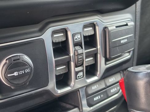 Used 2023 Jeep Wrangler Unlimited Sahara w/ Dual Top Group AWD/4WD image 25