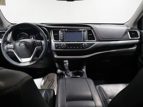Used 2016 Toyota Highlander XLE AWD/4WD image 16