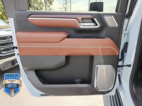 New 2026 GMC Sierra 2500 Denali Ultimate AWD/4WD image 9