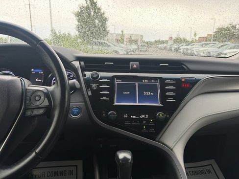 Used 2019 Toyota Camry SE FWD image 31