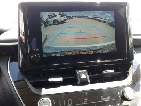 Used 2025 Toyota Corolla LE FWD image 19