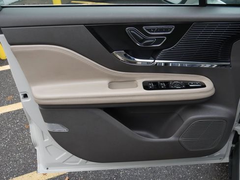 Used 2022 Lincoln Corsair Reserve w/ Equipment Group 201A image 30