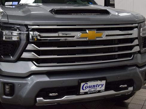 Used 2025 Chevrolet Silverado 2500 High Country w/ Z71 Off-Road Package AWD/4WD image 13