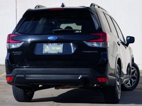 Used 2022 Subaru Forester Premium AWD/4WD image 4
