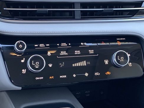 Certified 2026 INFINITI QX60 Luxe FWD image 21