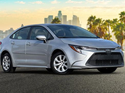 Used 2020 Toyota Corolla LE FWD image 2