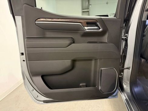 New 2026 GMC Sierra 1500 SLT image 22