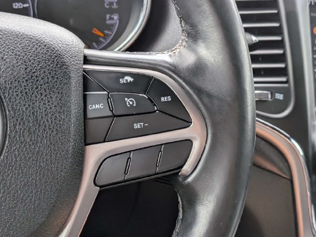 Used 2018 Jeep Grand Cherokee Laredo RWD image 24