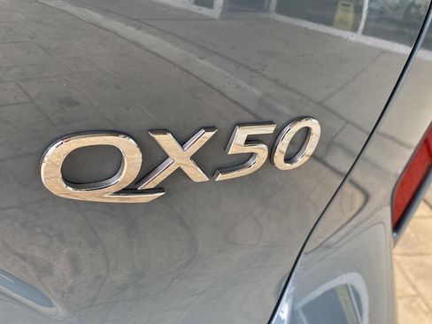 Used 2023 INFINITI QX50 Luxe AWD/4WD image 9