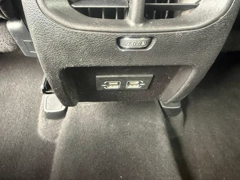Used 2021 Jeep Cherokee Latitude Plus AWD/4WD image 35
