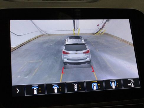 Used 2021 Chevrolet Equinox Premier image 13